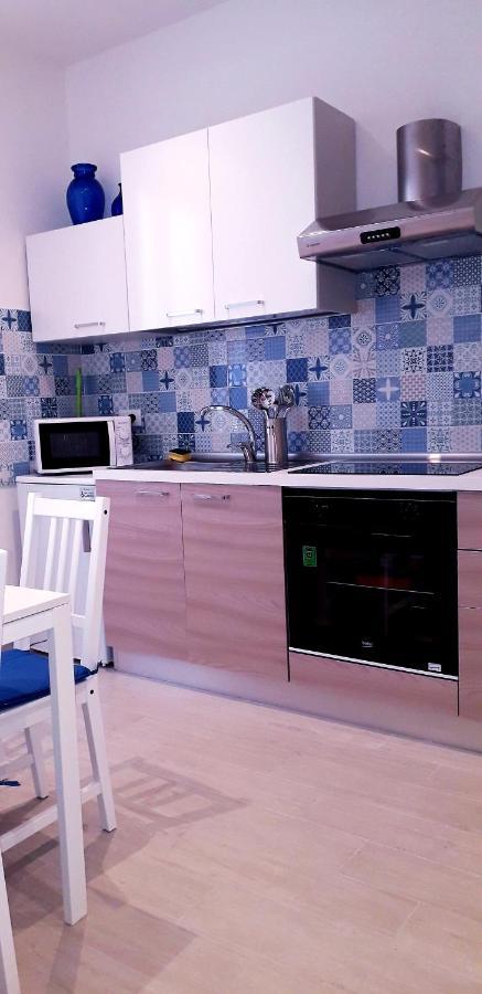Lamberti Beach Apartment - 150 M From The Sea - Just Renewed - Wifi سافونا المظهر الخارجي الصورة